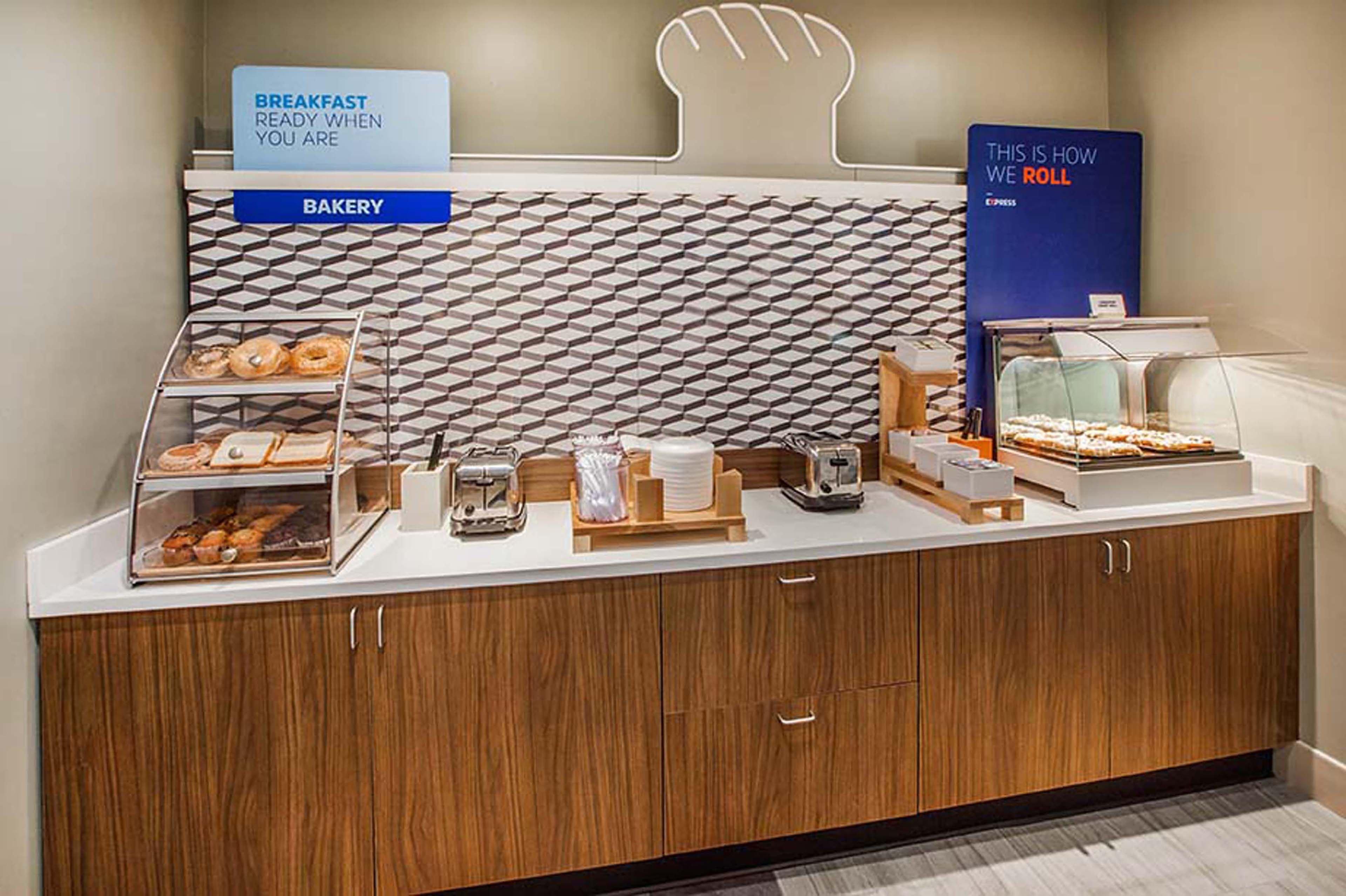 Holiday Inn Express & Suites Ithaca By Ihg Экстерьер фото