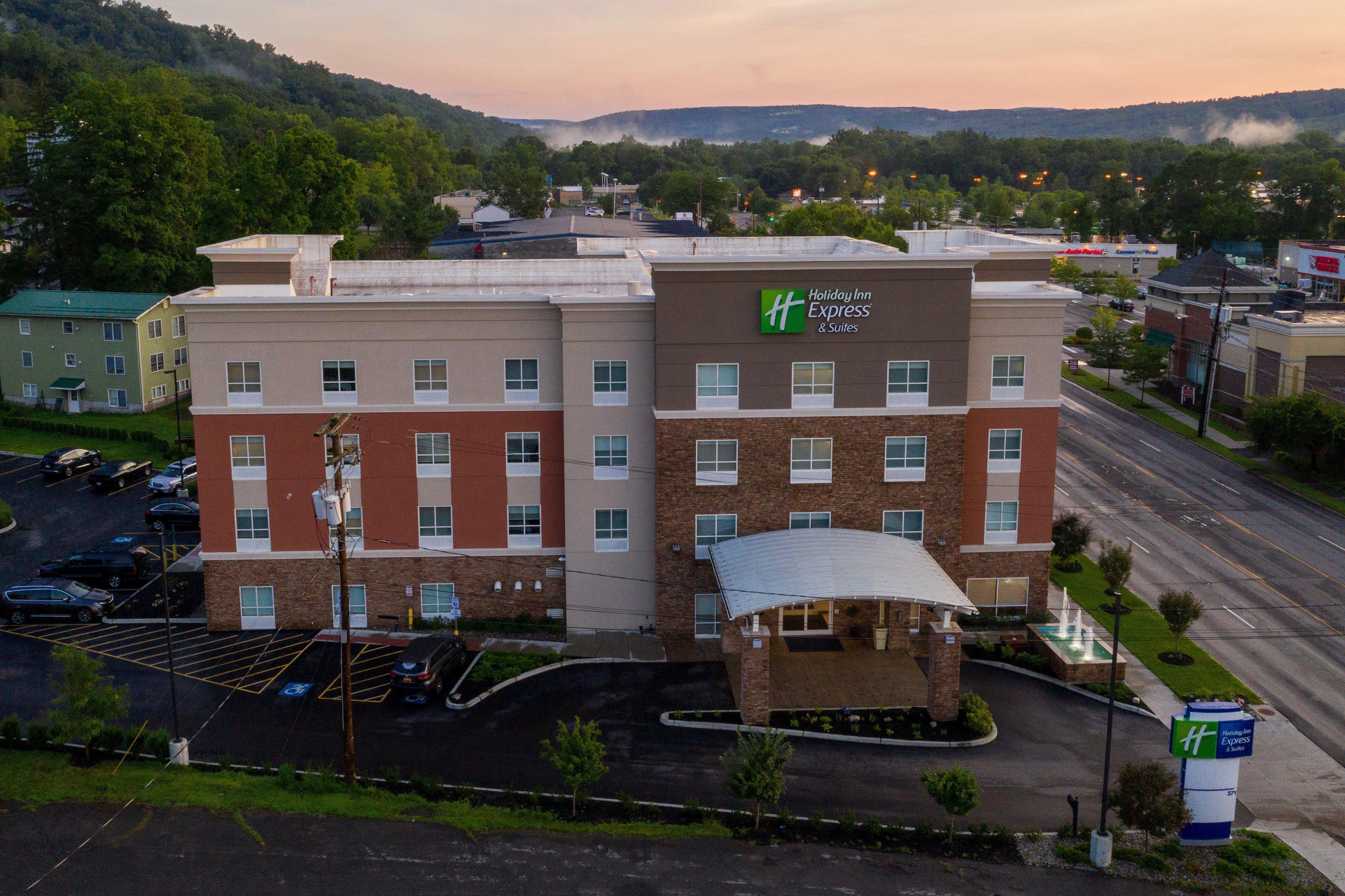 Holiday Inn Express & Suites Ithaca By Ihg Экстерьер фото